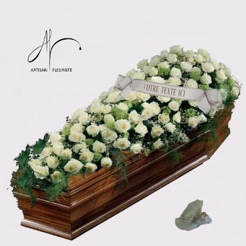 Dessus de cercueil en roses blanches